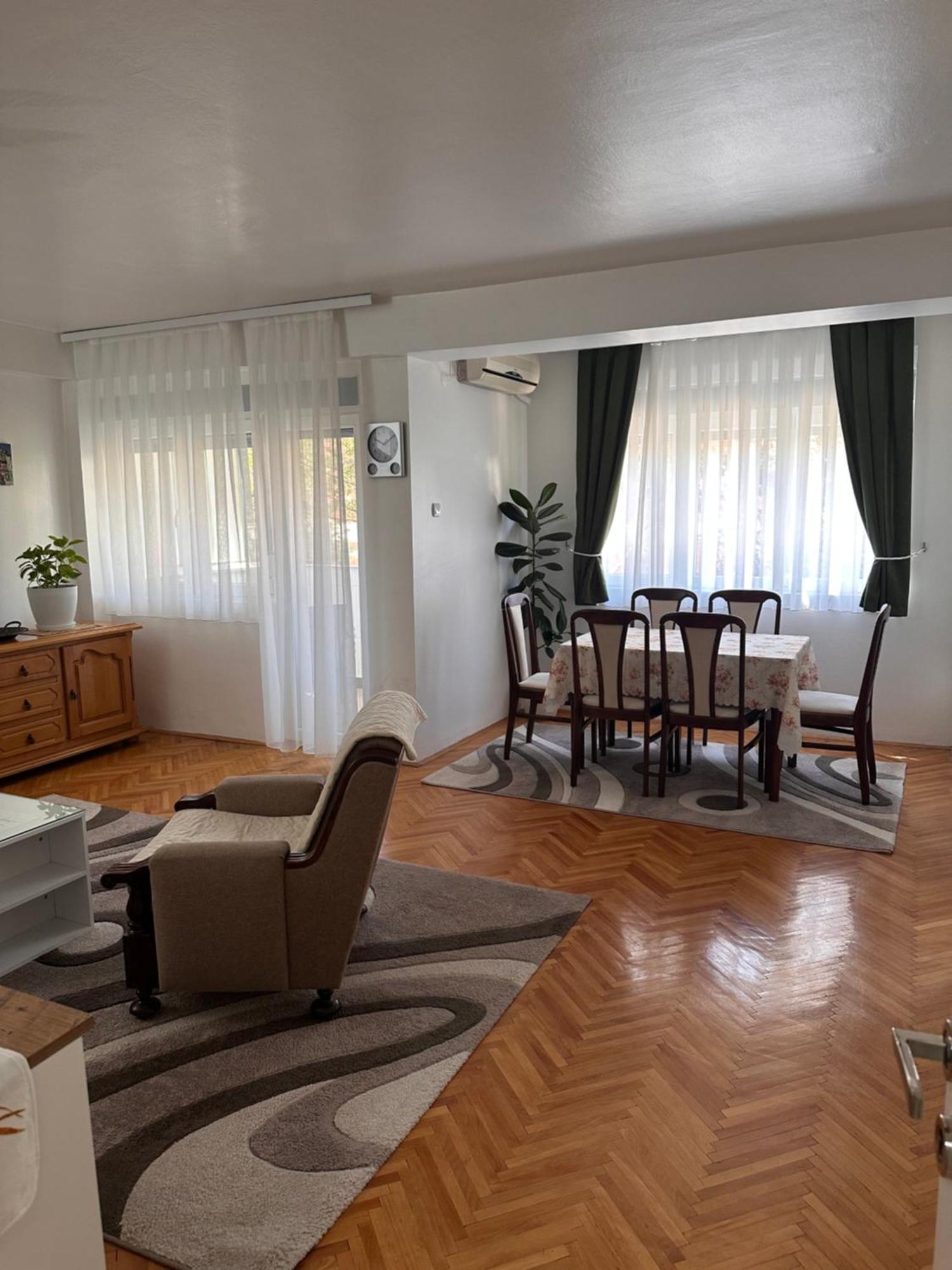 Viktor Apartment Kumanovo Bagian luar foto